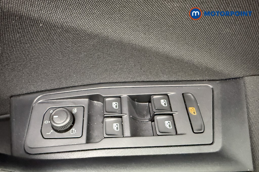 Volkswagen T-Roc Life Manual Petrol SUV - Stock Number (1654077) - 13th supplementary image