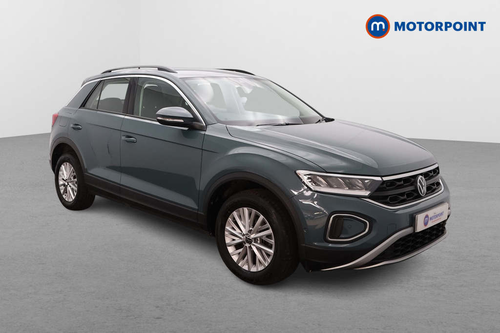Volkswagen T-Roc Life Manual Petrol SUV - Stock Number (1654077) - Drivers side front corner