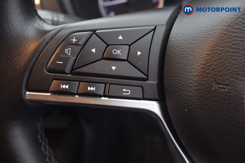 Nissan Juke N-Connecta Manual Petrol SUV - Stock Number (1654198) - 6th supplementary image
