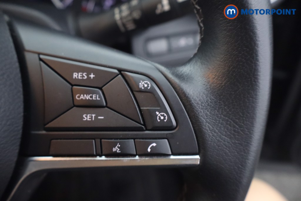 Nissan Juke N-Connecta Manual Petrol SUV - Stock Number (1654198) - 7th supplementary image