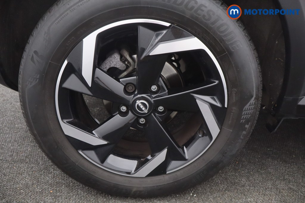 Nissan Juke N-Connecta Manual Petrol SUV - Stock Number (1654198) - 14th supplementary image