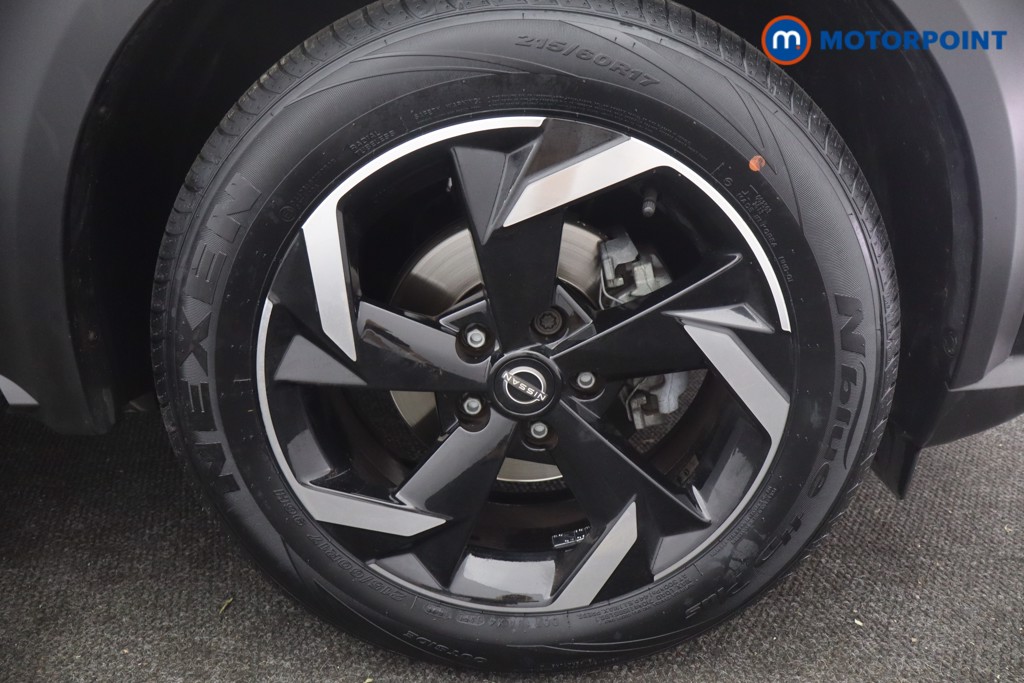 Nissan Juke N-Connecta Manual Petrol SUV - Stock Number (1654198) - 15th supplementary image