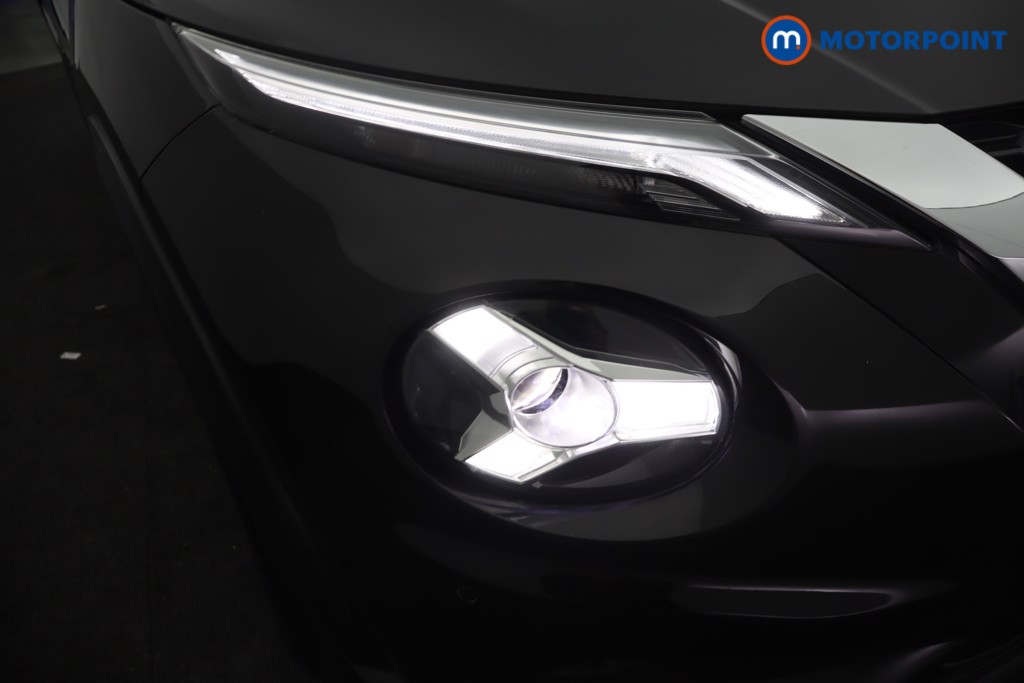 Nissan Juke N-Connecta Manual Petrol SUV - Stock Number (1654198) - 16th supplementary image