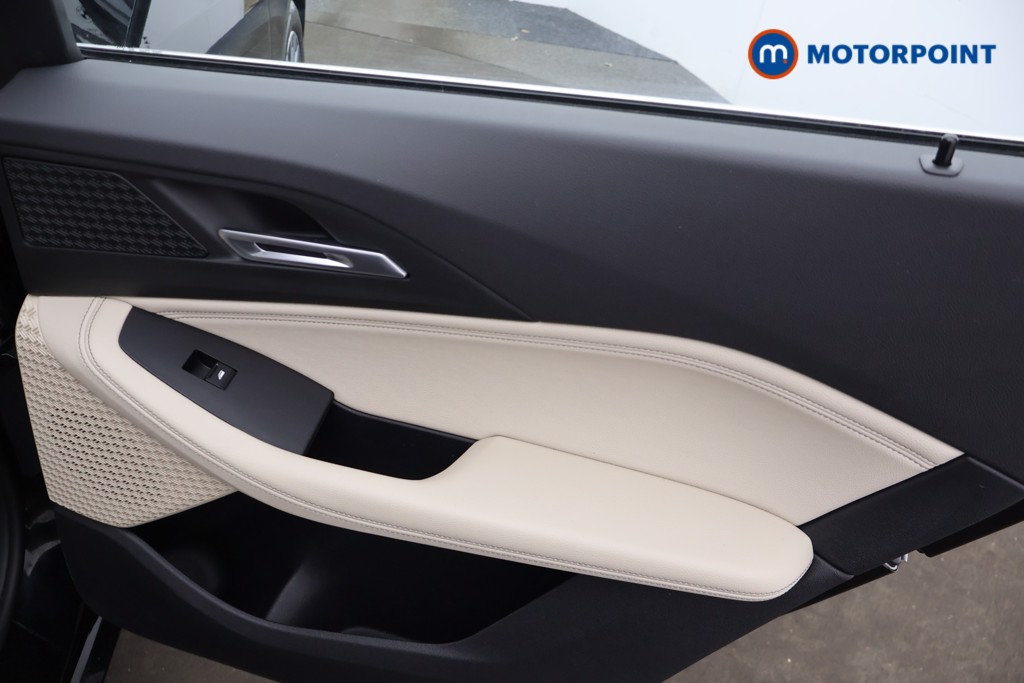 BMW 2 Series Luxury Automatic Petrol Plug-In Hybrid Estate - Stock Number (1656152) - 18th supplementary image