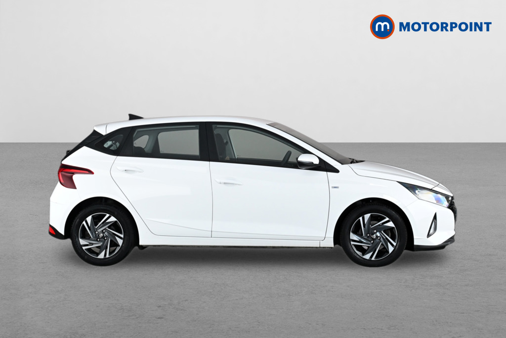 Hyundai I20 Se Connect Manual Petrol Hatchback - Stock Number (1656548) - Drivers side
