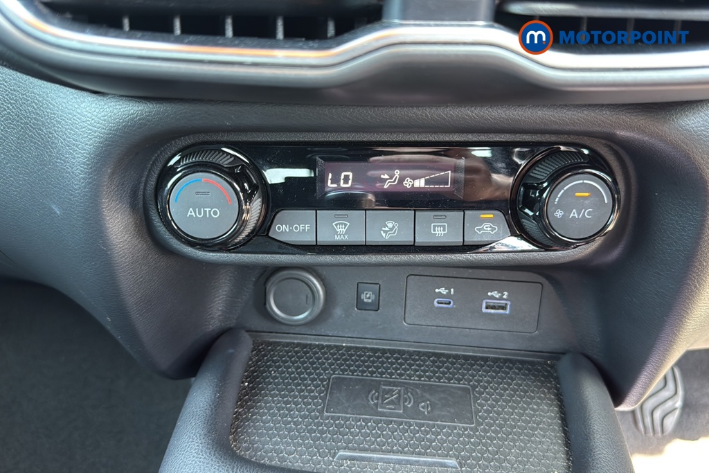 Nissan Juke N-Connecta Manual Petrol SUV - Stock Number (1657115) - 12th supplementary image