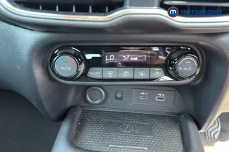 Nissan Juke N-Connecta Manual Petrol SUV - Stock Number (1657115) - 12th supplementary image
