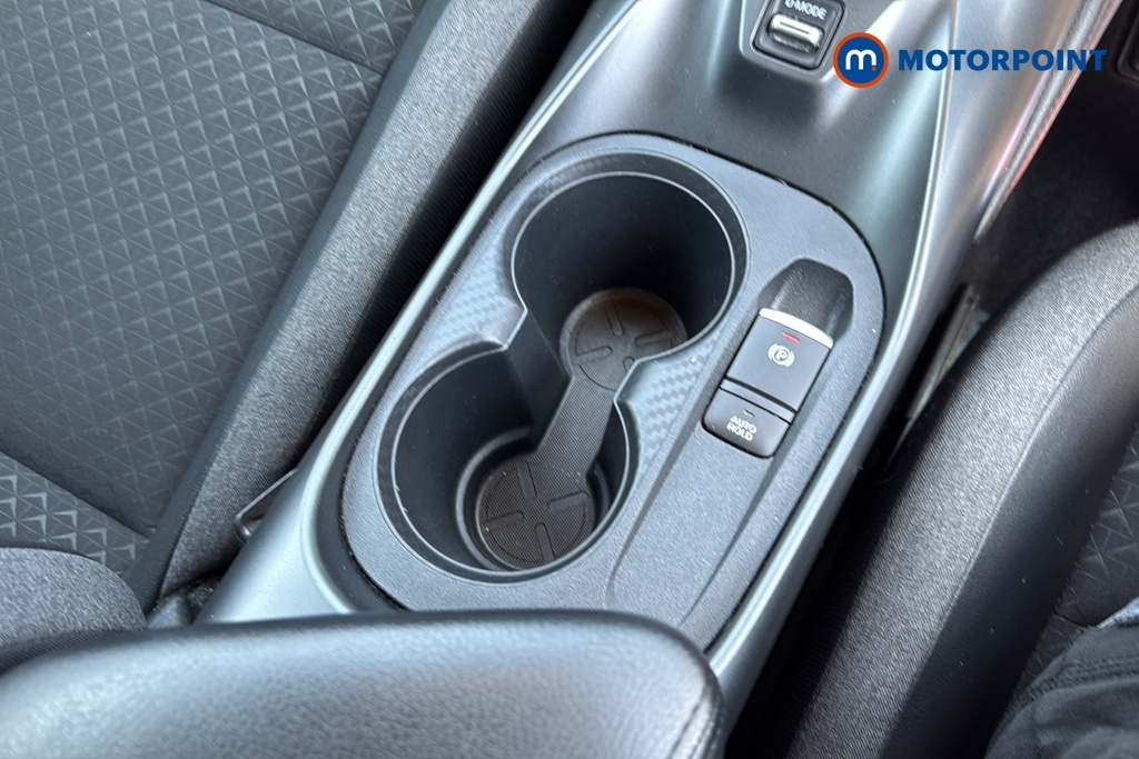 Nissan Juke N-Connecta Manual Petrol SUV - Stock Number (1657115) - 16th supplementary image