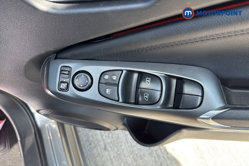 Nissan Juke N-Connecta Manual Petrol SUV - Stock Number (1657115) - 19th supplementary image