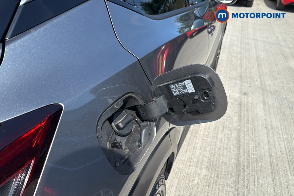 Nissan Juke N-Connecta Manual Petrol SUV - Stock Number (1657115) - 41st supplementary image