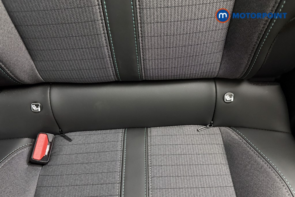 Peugeot 2008 Allure Premium-Plus Manual Petrol SUV - Stock Number (1657957) - 8th supplementary image