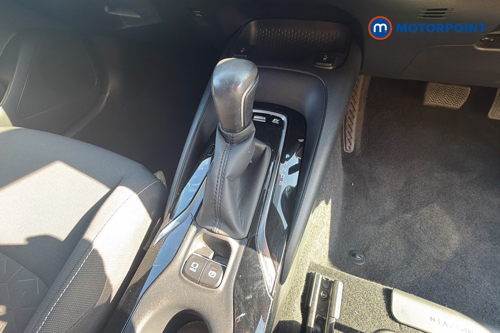 Toyota Corolla Design Automatic Petrol-Electric Hybrid Hatchback - Stock Number (1658264) - 5th supplementary image