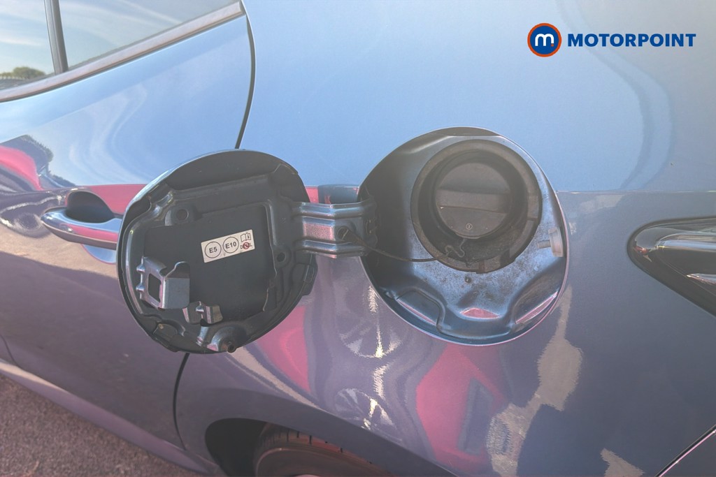Toyota Corolla Design Automatic Petrol-Electric Hybrid Hatchback - Stock Number (1658264) - 34th supplementary image