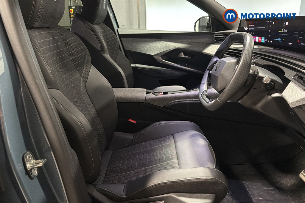 Peugeot 5008 GT Automatic Electric SUV - Stock Number (1658794) - 22nd supplementary image