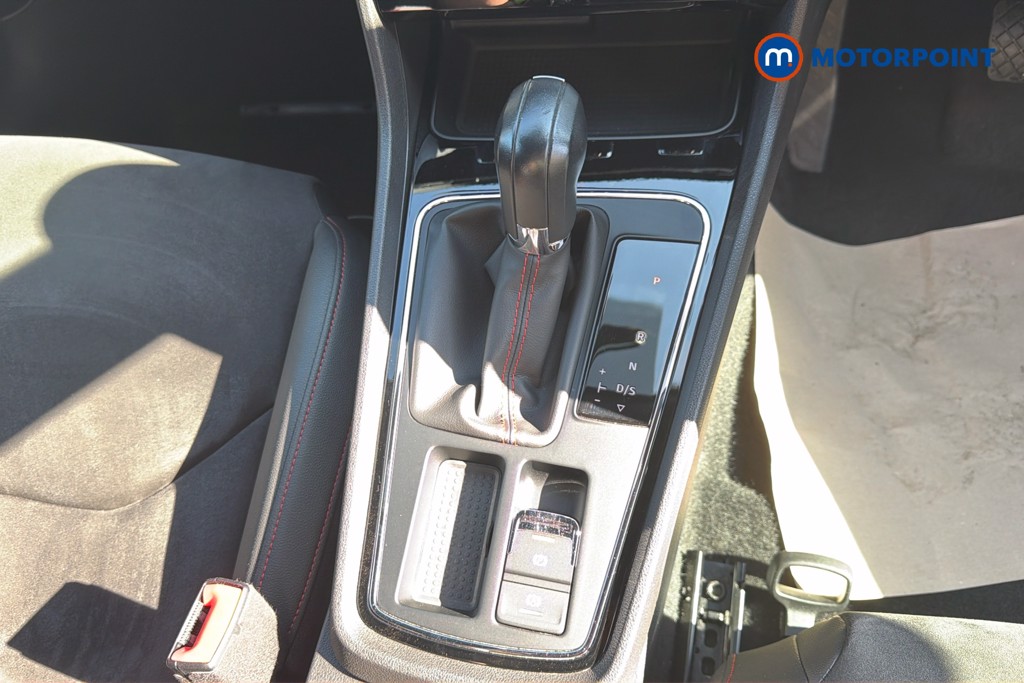 Seat Leon Fr Black Edition Automatic Petrol Hatchback - Stock Number (1661149) - 6th supplementary image