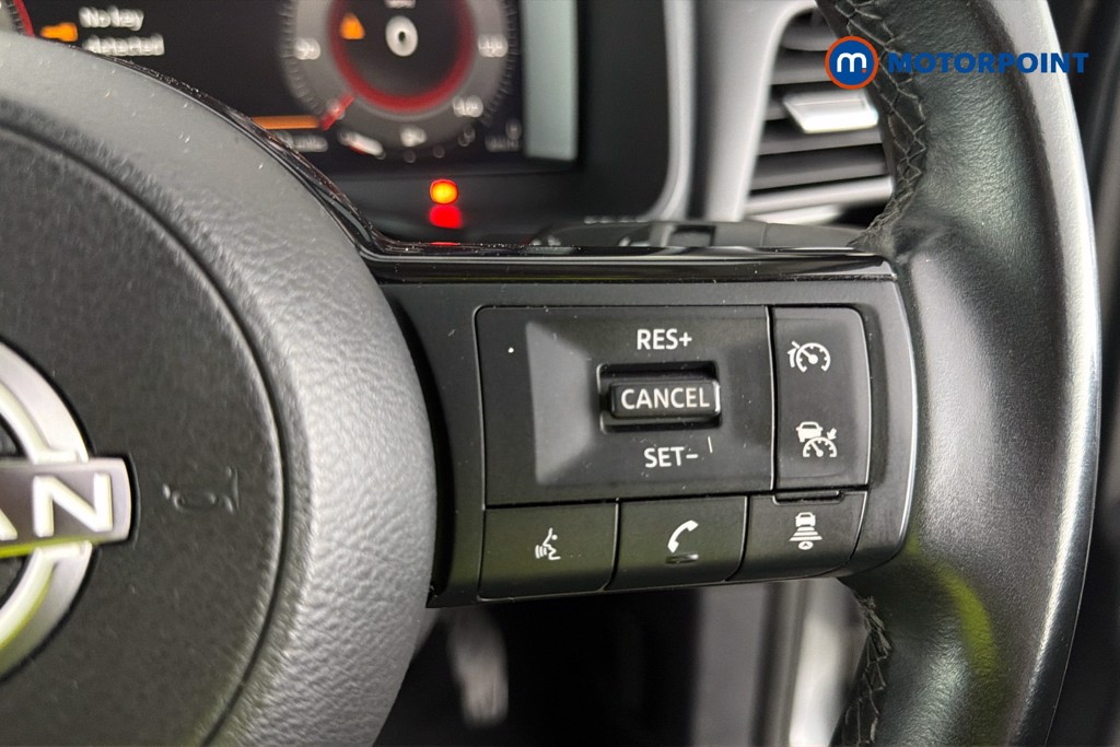 Nissan Qashqai N-Connecta Manual Petrol SUV - Stock Number (1661573) - 4th supplementary image