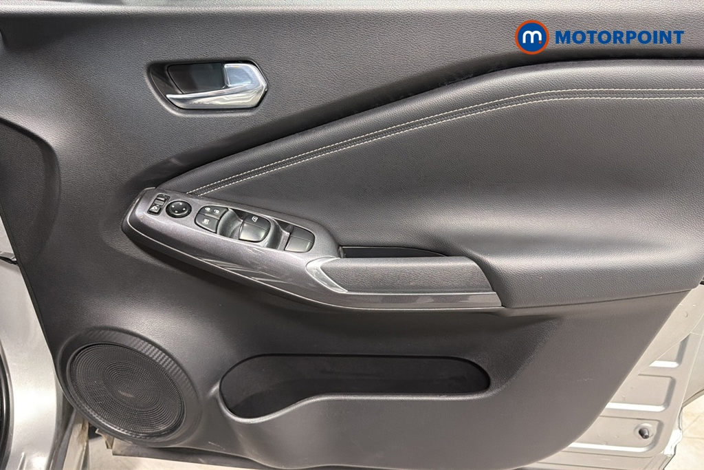 Nissan Juke N-Connecta Automatic Petrol SUV - Stock Number (1662732) - 18th supplementary image
