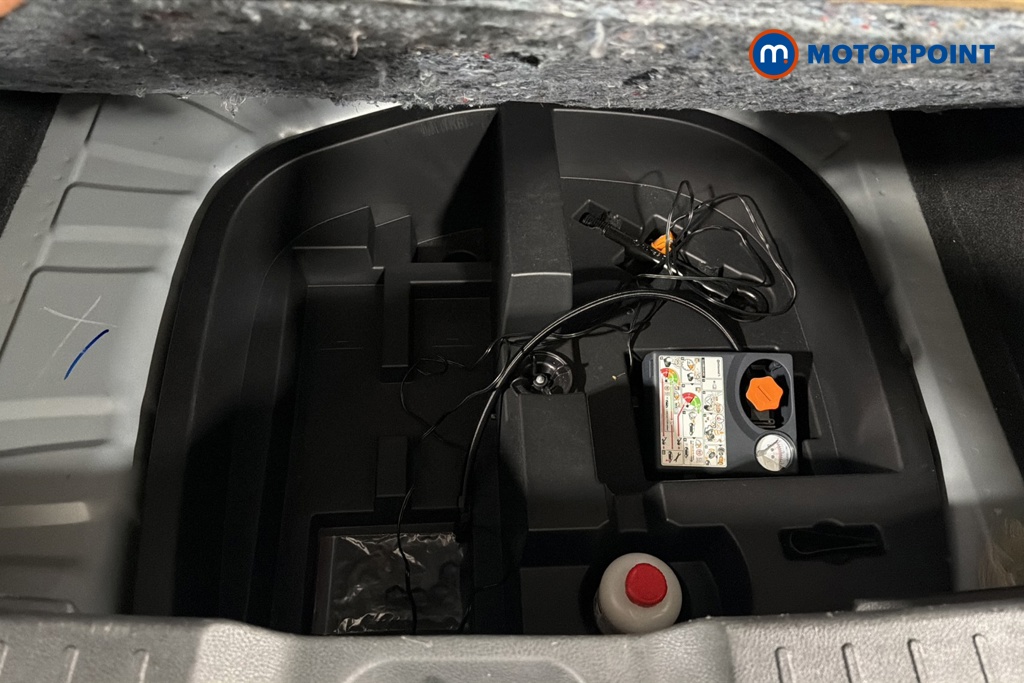 Nissan Juke N-Connecta Automatic Petrol SUV - Stock Number (1662732) - 33rd supplementary image