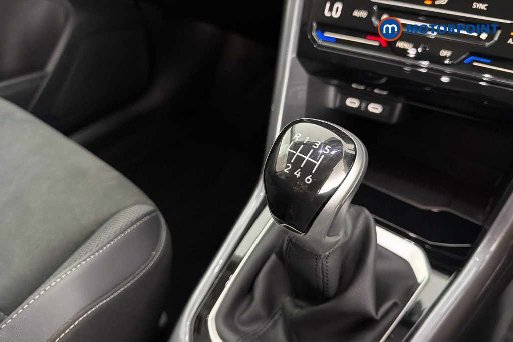 Volkswagen T-Roc Style Manual Petrol SUV - Stock Number (1663099) - 15th supplementary image