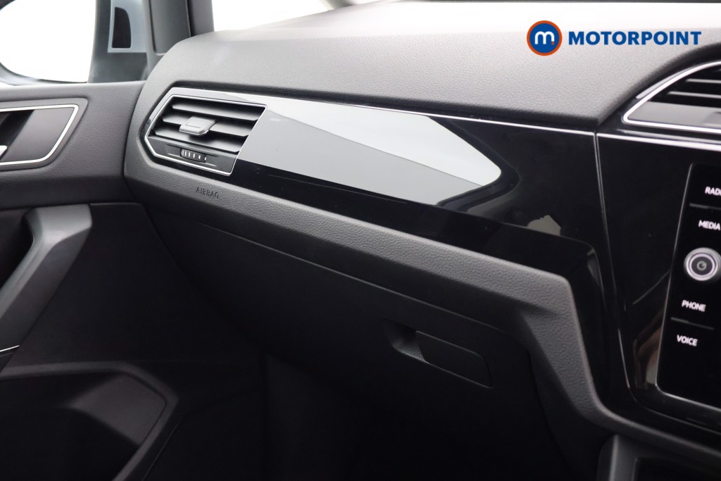 Volkswagen Touran SEL Automatic Petrol People Carrier - Stock Number (1663483) - 12th supplementary image