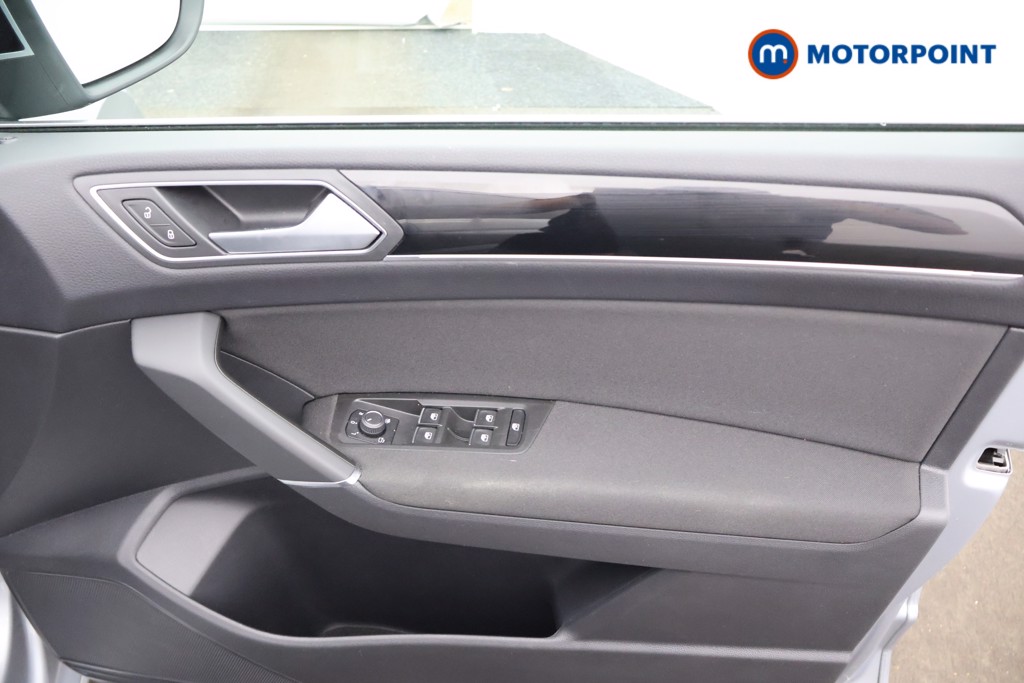Volkswagen Touran SEL Automatic Petrol People Carrier - Stock Number (1663483) - 15th supplementary image