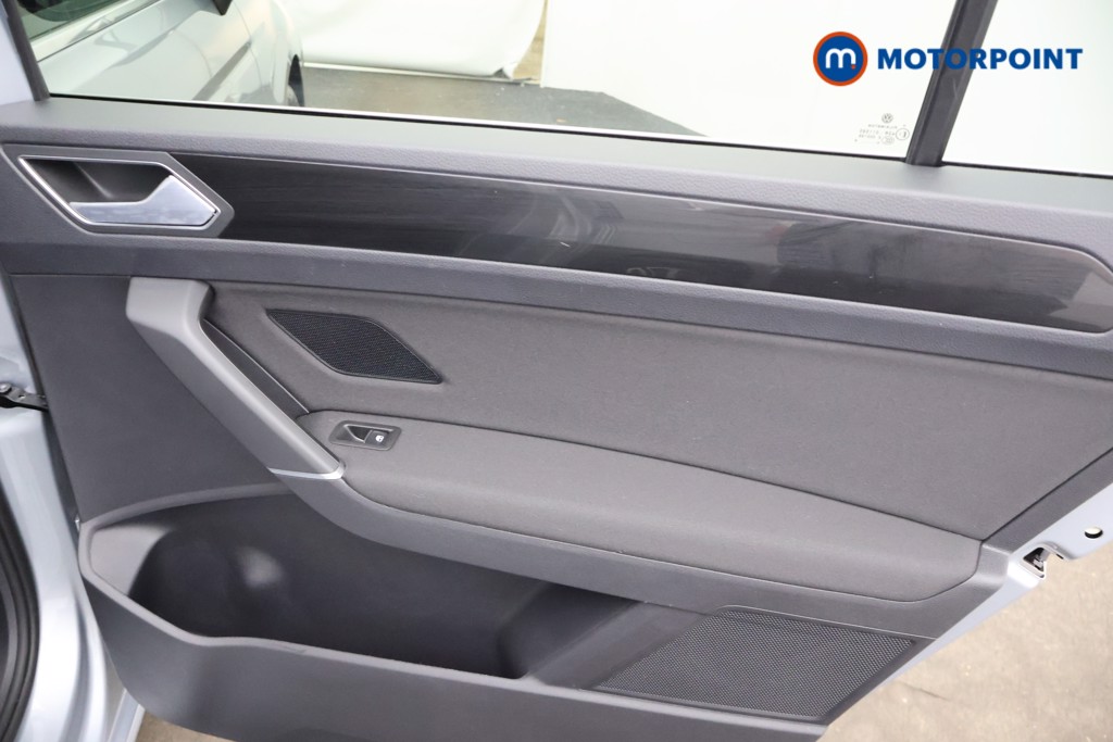 Volkswagen Touran SEL Automatic Petrol People Carrier - Stock Number (1663483) - 21st supplementary image