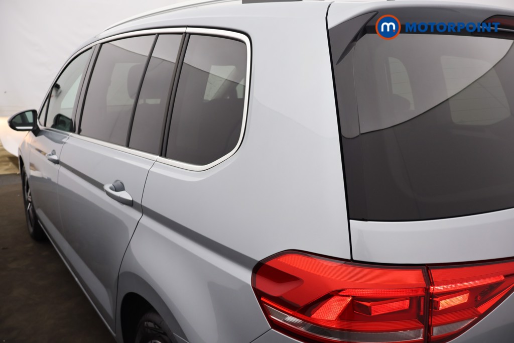 Volkswagen Touran SEL Automatic Petrol People Carrier - Stock Number (1663483) - 29th supplementary image