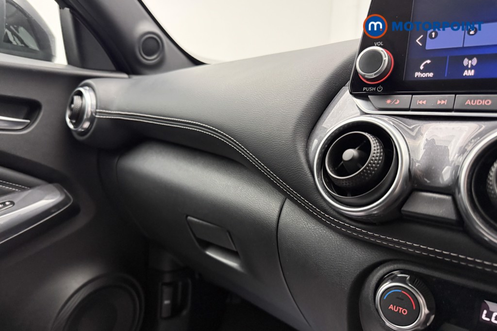 Nissan Juke N-Connecta Manual Petrol SUV - Stock Number (1663829) - 12th supplementary image