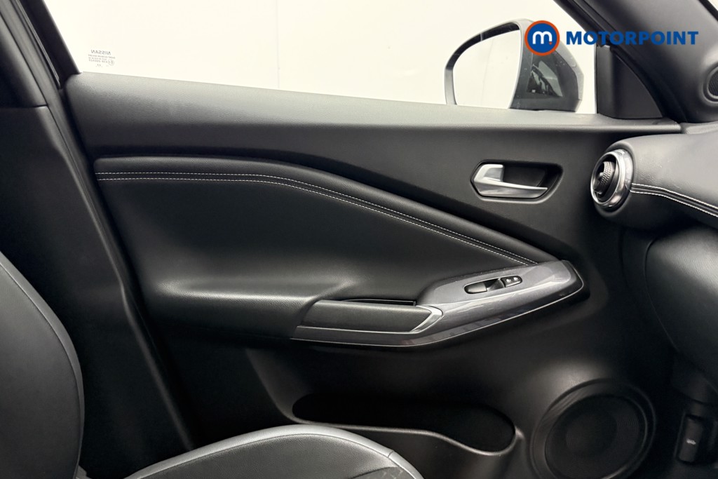 Nissan Juke N-Connecta Manual Petrol SUV - Stock Number (1663829) - 13th supplementary image