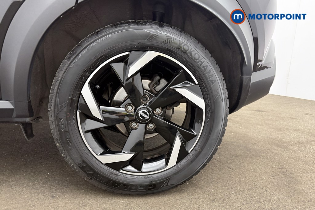 Nissan Juke N-Connecta Manual Petrol SUV - Stock Number (1663829) - 17th supplementary image