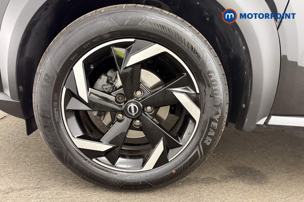 Nissan Juke N-Connecta Manual Petrol SUV - Stock Number (1663829) - 18th supplementary image