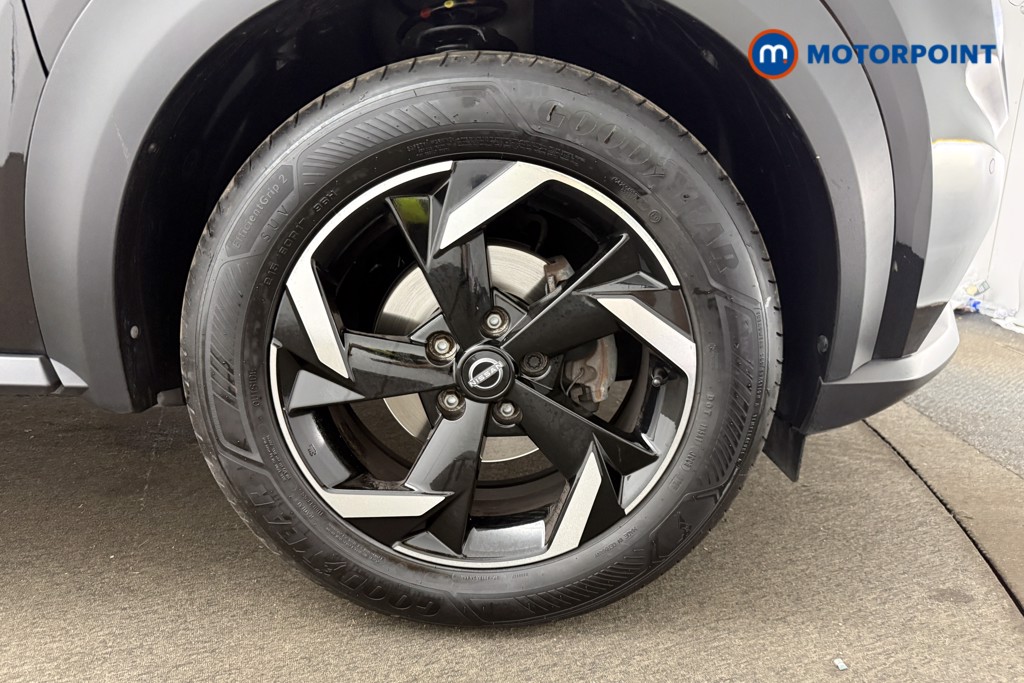 Nissan Juke N-Connecta Manual Petrol SUV - Stock Number (1663829) - 19th supplementary image
