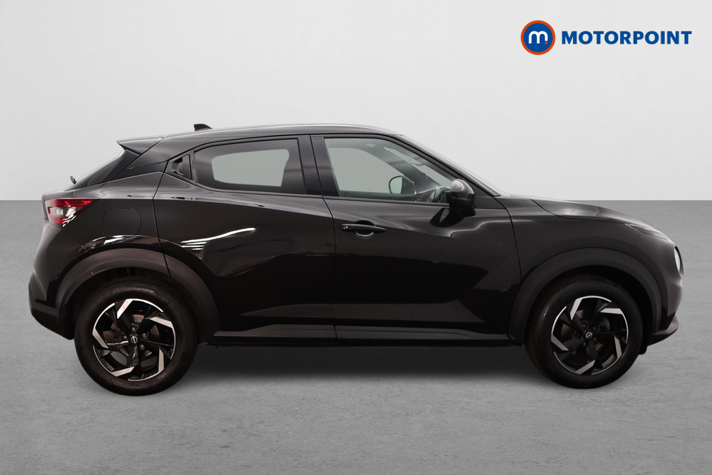 Nissan Juke N-Connecta Manual Petrol SUV - Stock Number (1663829) - Drivers side