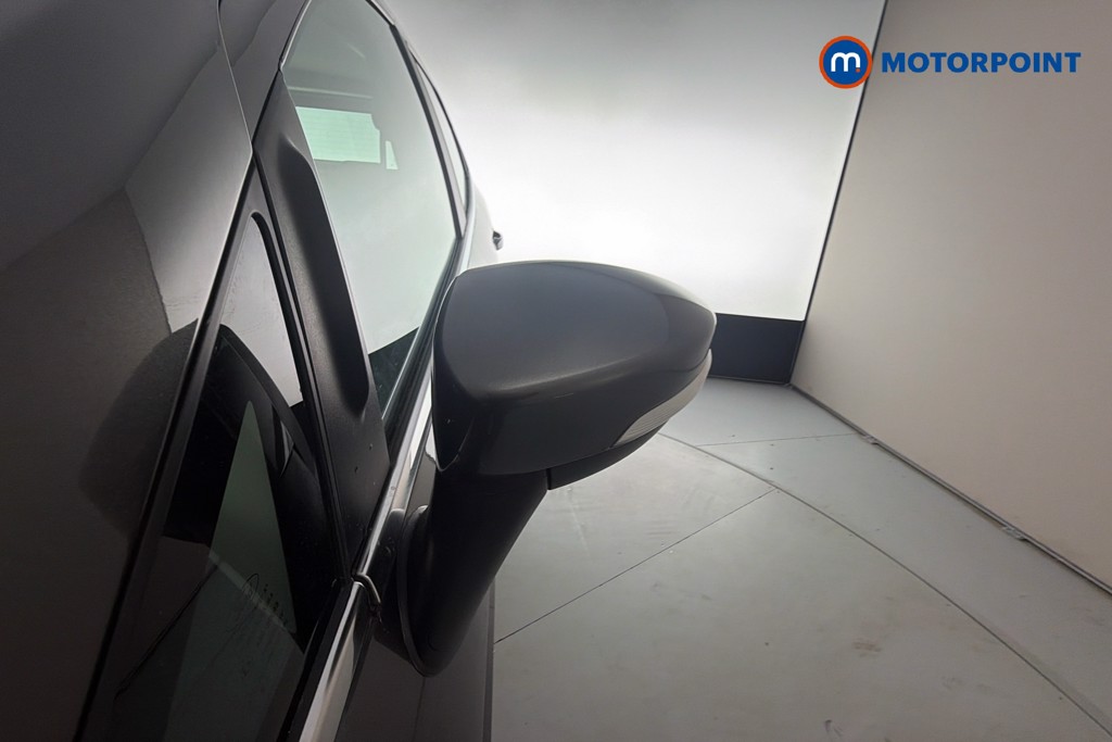 Ford Ecosport Titanium Manual Petrol SUV - Stock Number (1663986) - 43rd supplementary image
