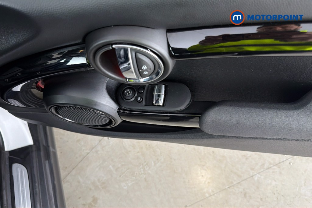 Mini Hatchback Cooper S Level 2 Automatic Electric Hatchback - Stock Number (1664609) - 20th supplementary image