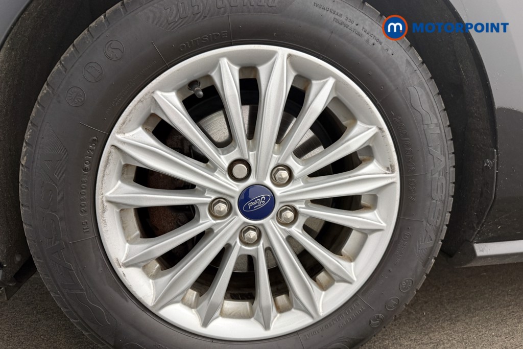 Ford Focus Titanium Manual Petrol Hatchback - Stock Number (1664647) - 12th supplementary image