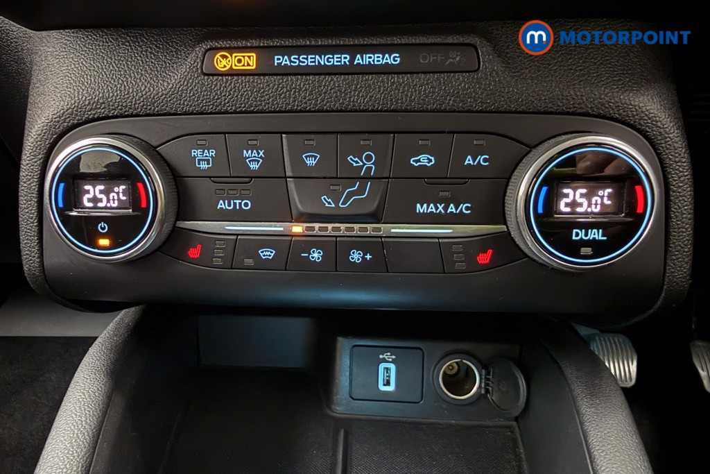Ford Focus Titanium Manual Petrol Hatchback - Stock Number (1664647) - 16th supplementary image