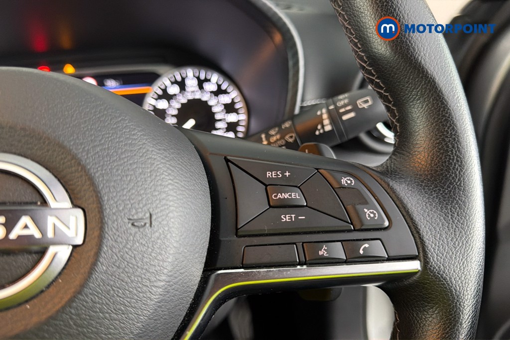 Nissan Juke N-Connecta Automatic Petrol SUV - Stock Number (1665091) - 4th supplementary image
