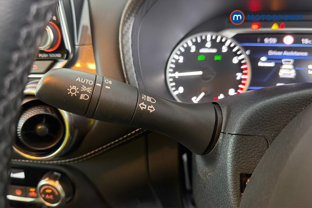 Nissan Juke N-Connecta Automatic Petrol SUV - Stock Number (1665091) - 6th supplementary image