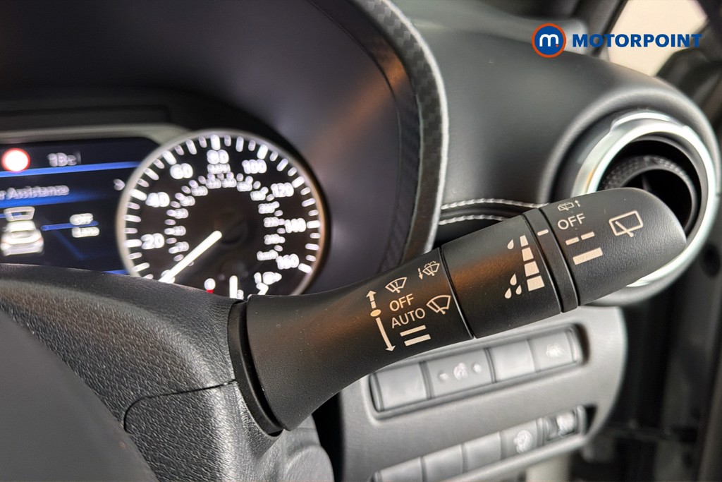 Nissan Juke N-Connecta Automatic Petrol SUV - Stock Number (1665091) - 7th supplementary image