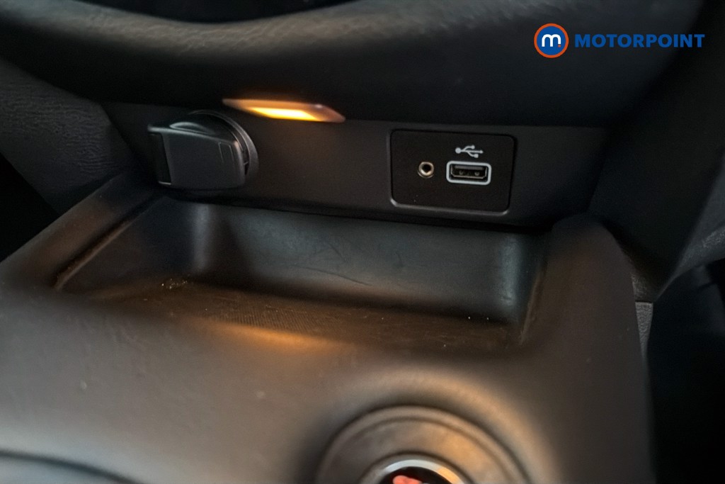 Nissan Juke N-Connecta Automatic Petrol SUV - Stock Number (1665091) - 17th supplementary image