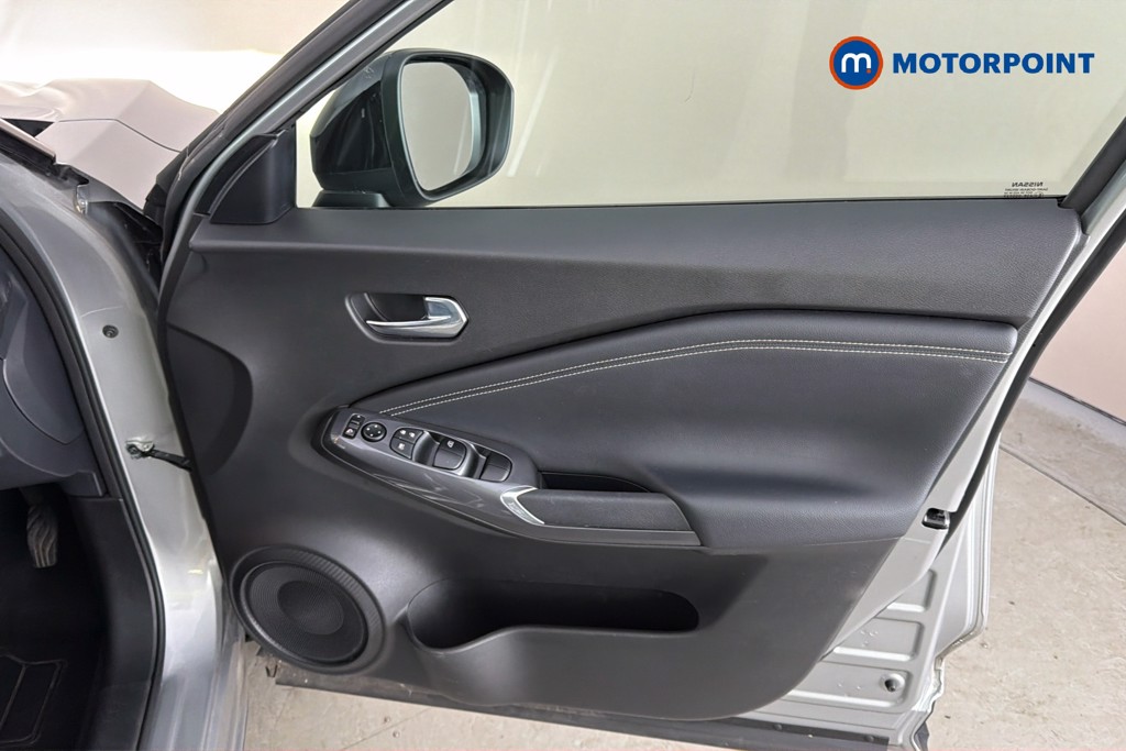 Nissan Juke N-Connecta Automatic Petrol SUV - Stock Number (1665091) - 19th supplementary image
