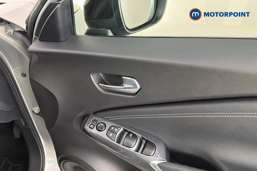 Nissan Juke N-Connecta Automatic Petrol SUV - Stock Number (1665091) - 42nd supplementary image