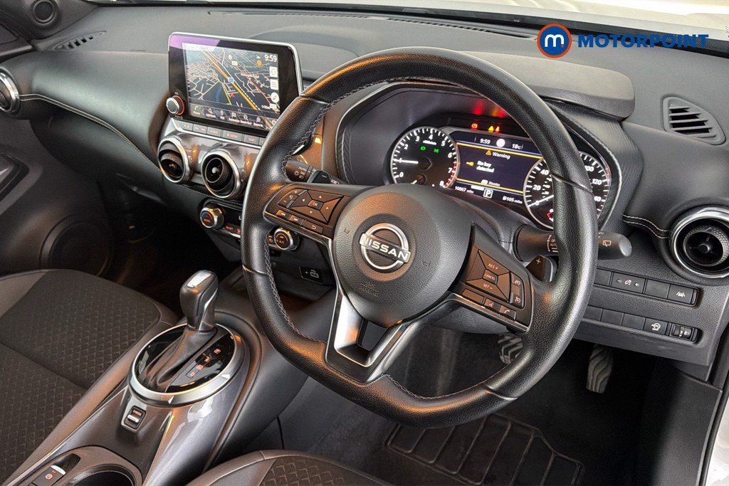 Nissan Juke N-Connecta Automatic Petrol SUV - Stock Number (1665091) - 1st supplementary image