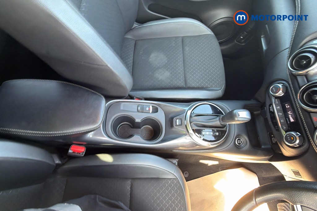 Nissan Juke N-Connecta Automatic Petrol SUV - Stock Number (1665105) - 3rd supplementary image