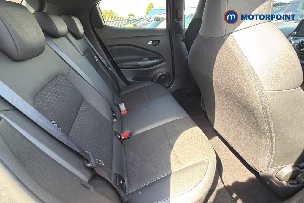 Nissan Juke N-Connecta Automatic Petrol SUV - Stock Number (1665105) - 5th supplementary image