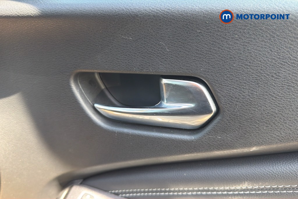 Nissan Juke N-Connecta Automatic Petrol SUV - Stock Number (1665105) - 19th supplementary image