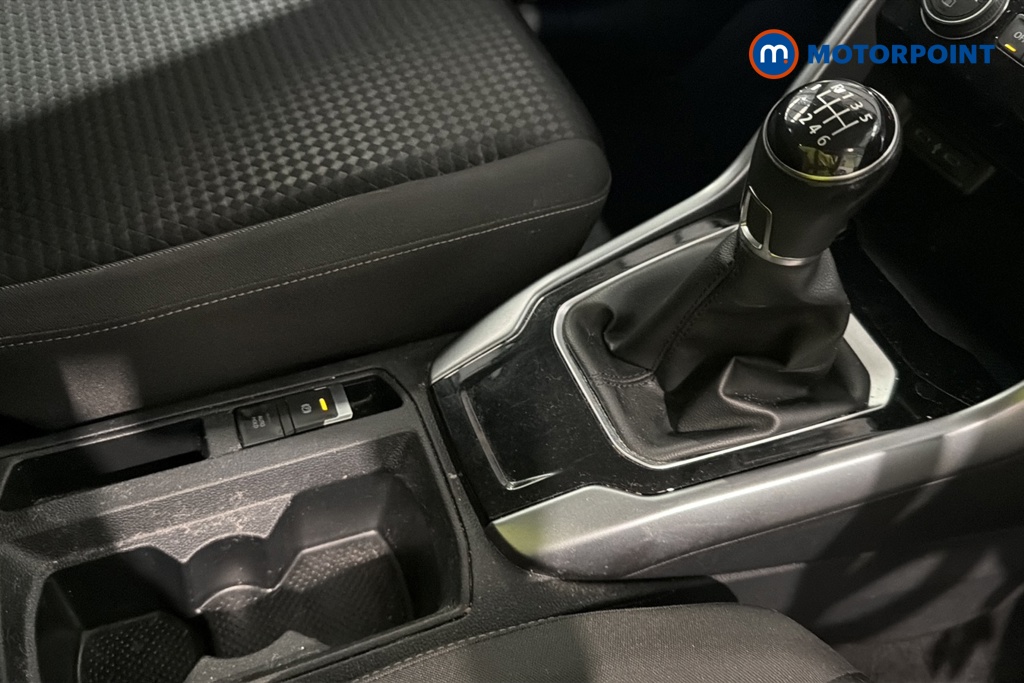 Volkswagen T-Roc Active Manual Petrol SUV - Stock Number (1665507) - 15th supplementary image