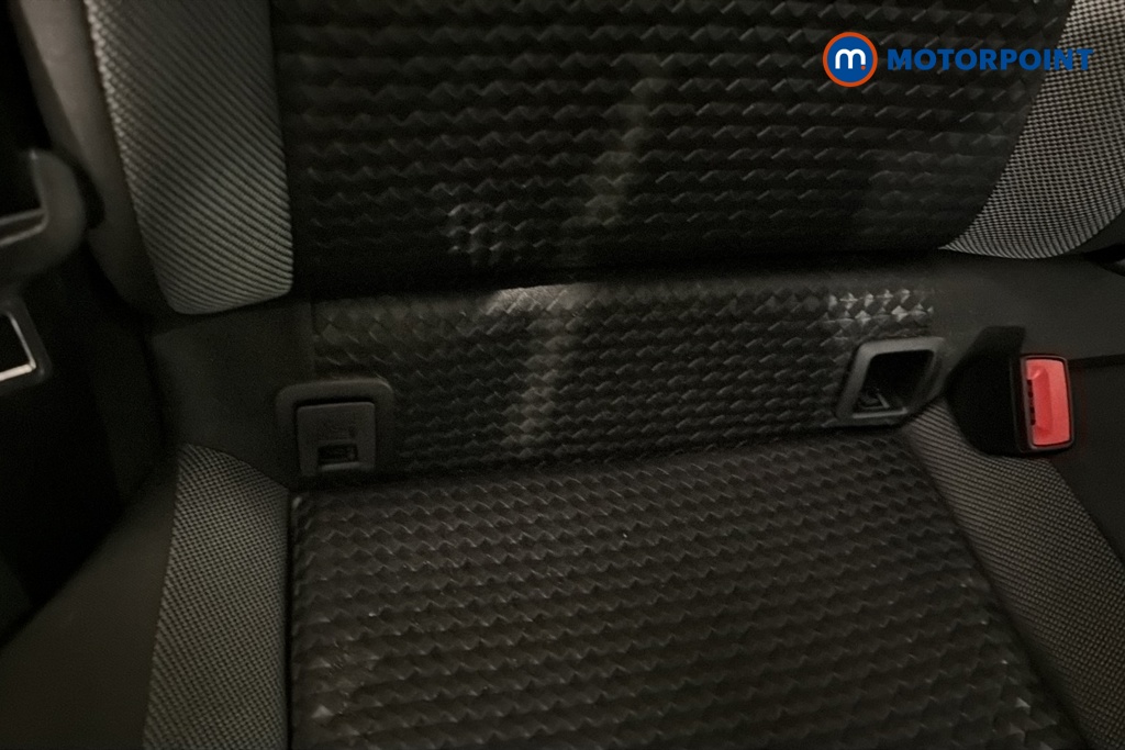 Volkswagen T-Roc Active Manual Petrol SUV - Stock Number (1665507) - 27th supplementary image