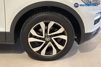 Volkswagen T-Roc Active Manual Petrol SUV - Stock Number (1665507) - 47th supplementary image